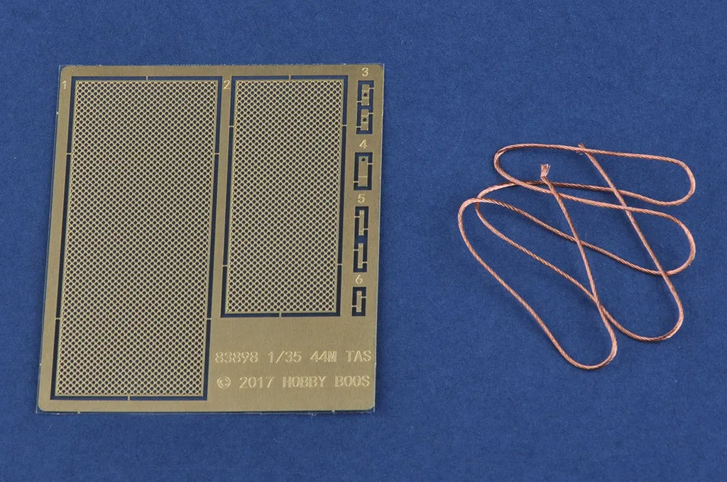 Hobby Boss Military 1/35 44M TAS ROHAMLOVEG Kit